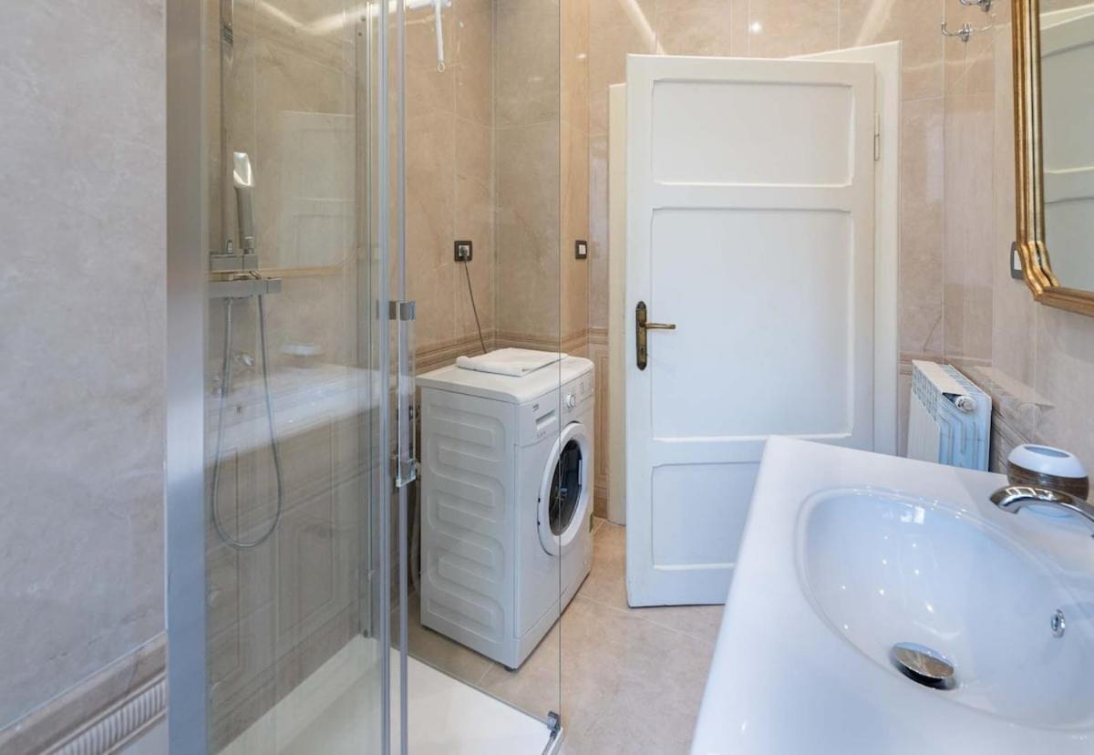 Elegant Fully Equipped In Center Of Perugia,parking Appartamento