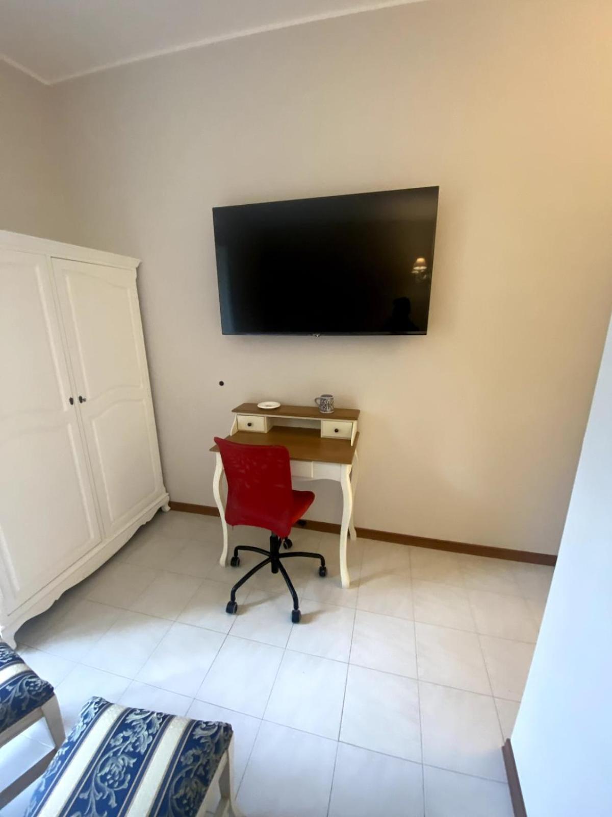 Elegant Fully Equipped In Center Of Perugia,parking *