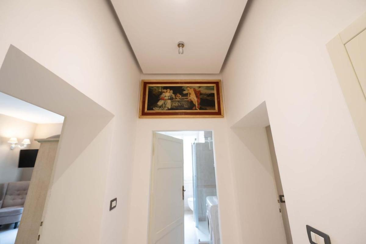 Elegant Fully Equipped In Center Of Perugia,parking *